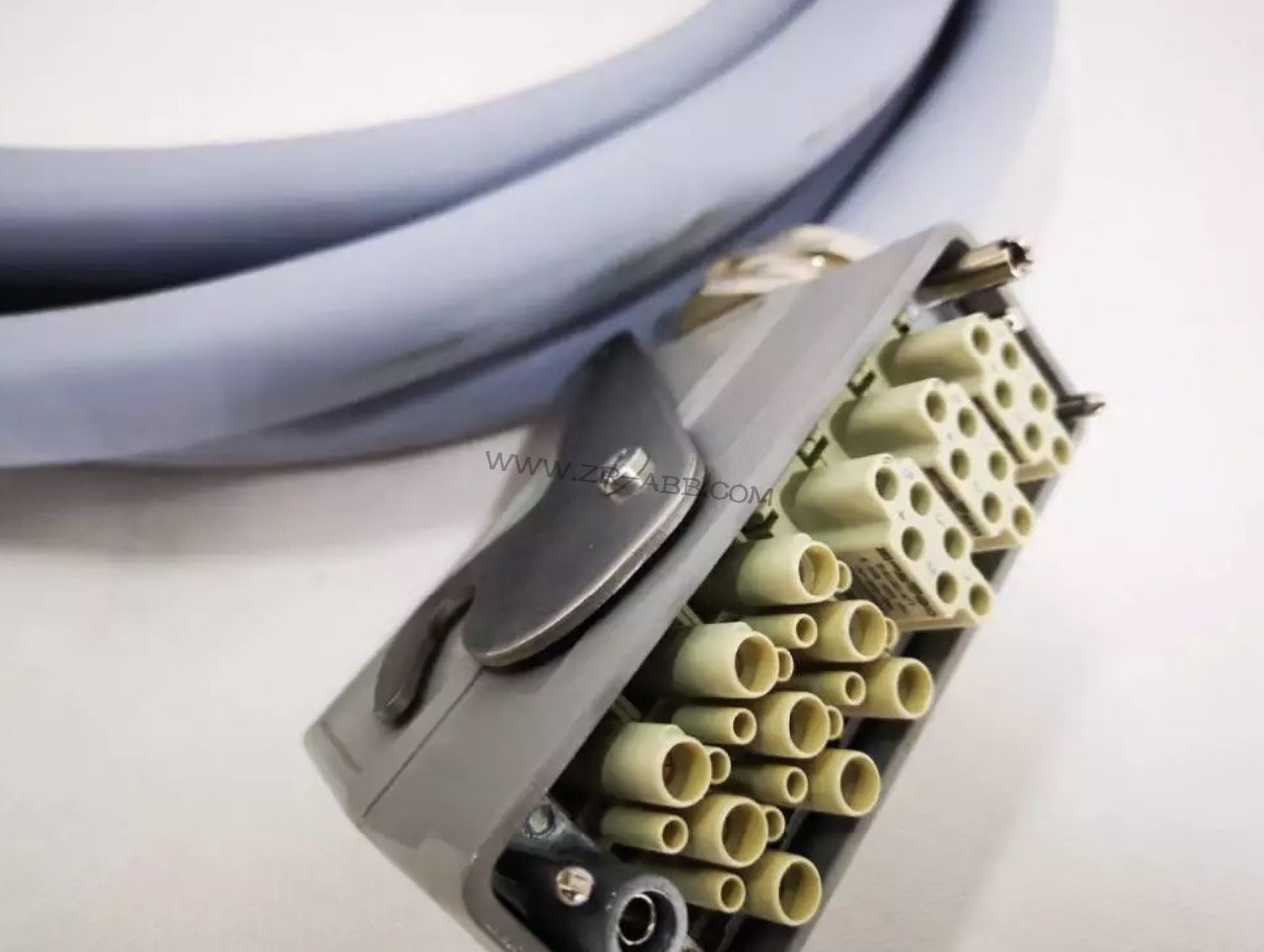 ABB��Ϳ�C(j��)���˿�����̖(h��o)��|�S�޼��ɷ���