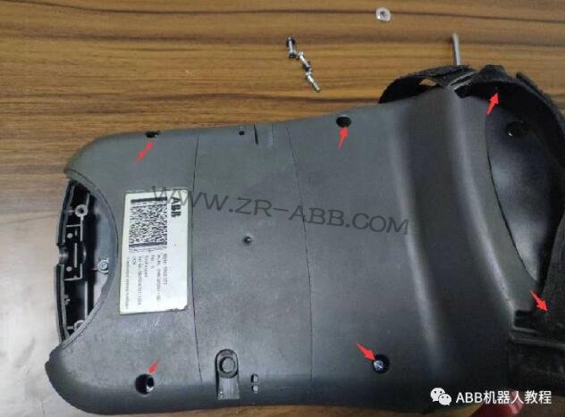 ABB機器人示教盒維修拆解過程及更換步驟
