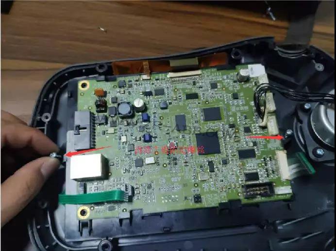 ABB機器人示教器維修拆解過程及更換步驟